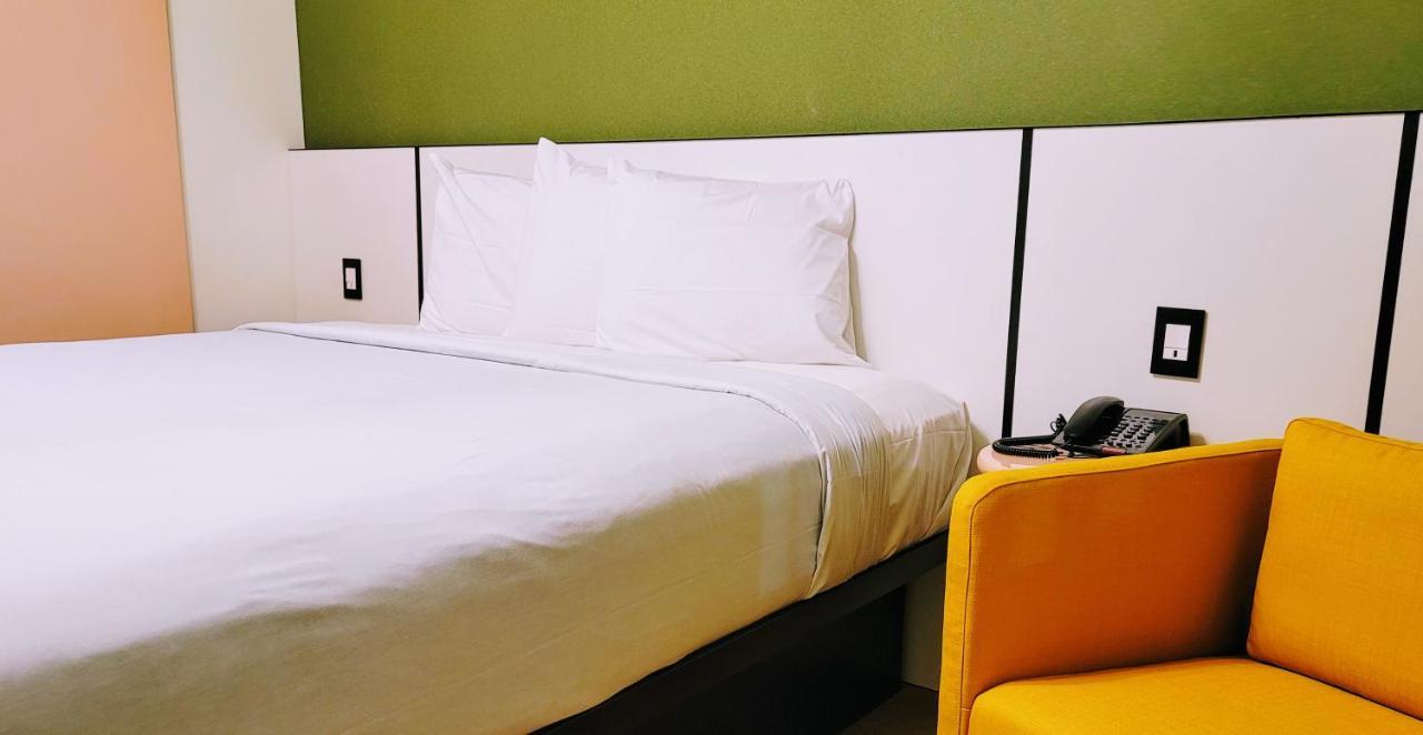 The Bell Vista Hotel เบอร์แบงก์ ภายนอก รูปภาพ