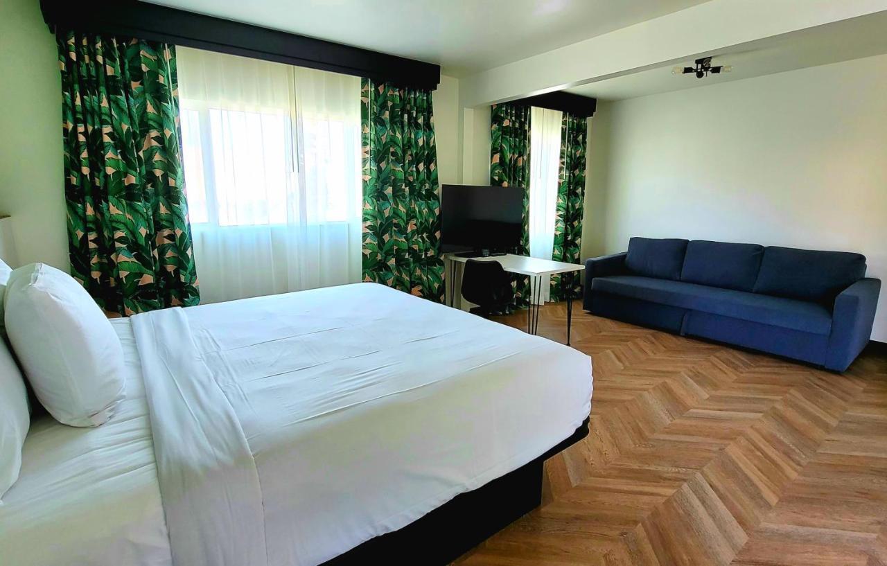 The Bell Vista Hotel เบอร์แบงก์ ภายนอก รูปภาพ
