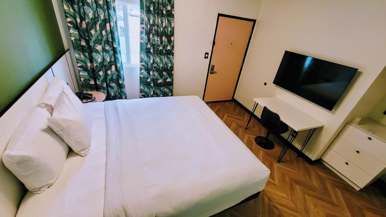 The Bell Vista Hotel เบอร์แบงก์ ภายนอก รูปภาพ